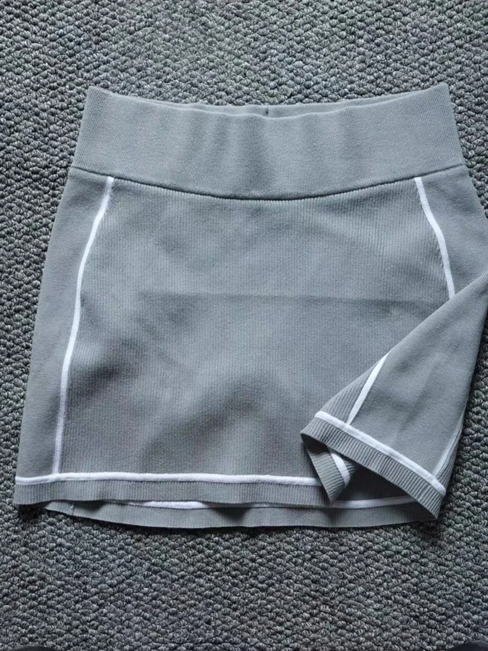 Alo yoga Ribbed Sweater Knit Highline Mini Skirt - Grey/White size S